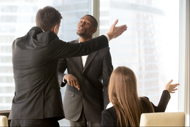 Já enfrentou conflitos no trabalho? Confira dicas para evitar clima ruim na equipe