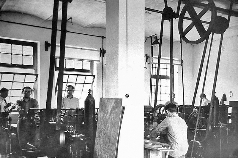 Cenas da indústria catarinense entre os anos 1950 e 1960: setor têxtil no Vale do Itajaí, de alimentos no Oeste e indústria cerâmica no Sul