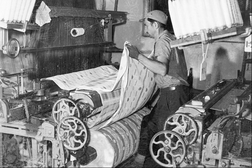 Cenas da indústria catarinense entre os anos 1950 e 1960: setor têxtil no Vale do Itajaí, de alimentos no Oeste e indústria cerâmica no Sul