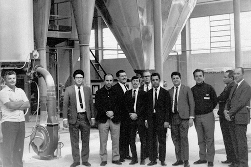 Cenas da indústria catarinense entre os anos 1950 e 1960: setor têxtil no Vale do Itajaí, de alimentos no Oeste e indústria cerâmica no Sul