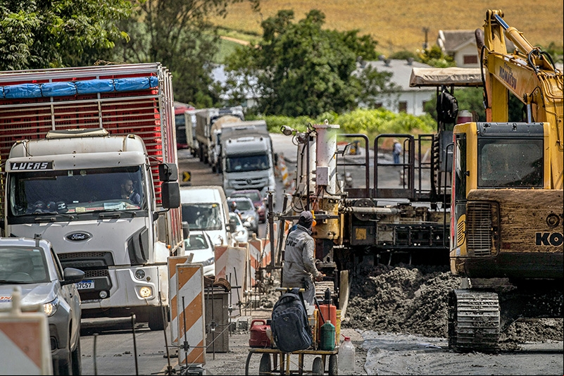 Perda de tempo e acidentes trágicos são constantes nas rodovias de Santa Catarina, estado com segundo maior número de acidentes em rodovias federais. Em função disso, os custos logísticos no Estado estão entre os mais altos do País – Foto: Ivan Ansolin