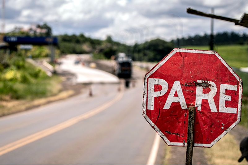 Perda de tempo e acidentes trágicos são constantes nas rodovias de Santa Catarina, estado com segundo maior número de acidentes em rodovias federais. Em função disso, os custos logísticos no Estado estão entre os mais altos do País – Foto: Ivan Ansolin