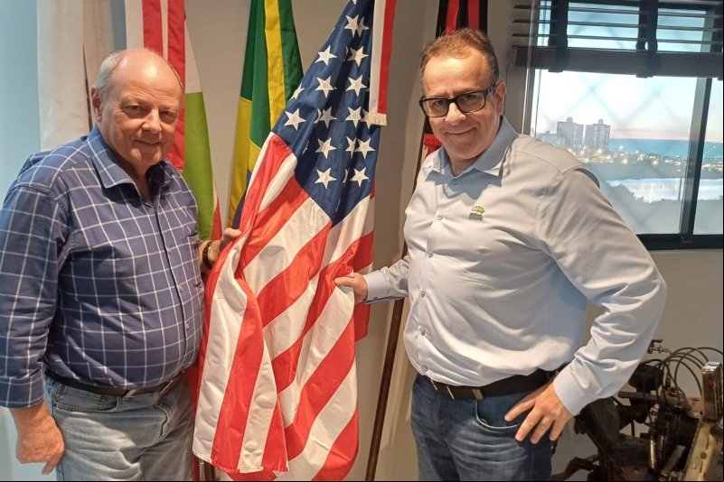 Olsen formaliza parceria com a FedEx